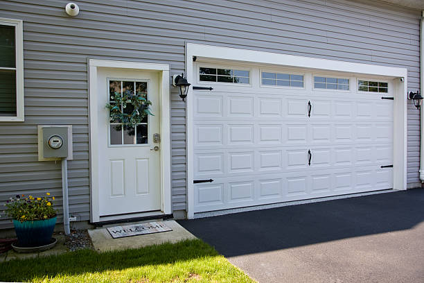 24/7 Emergency Garage Door Panel Replacement experts in Oatfield, OR